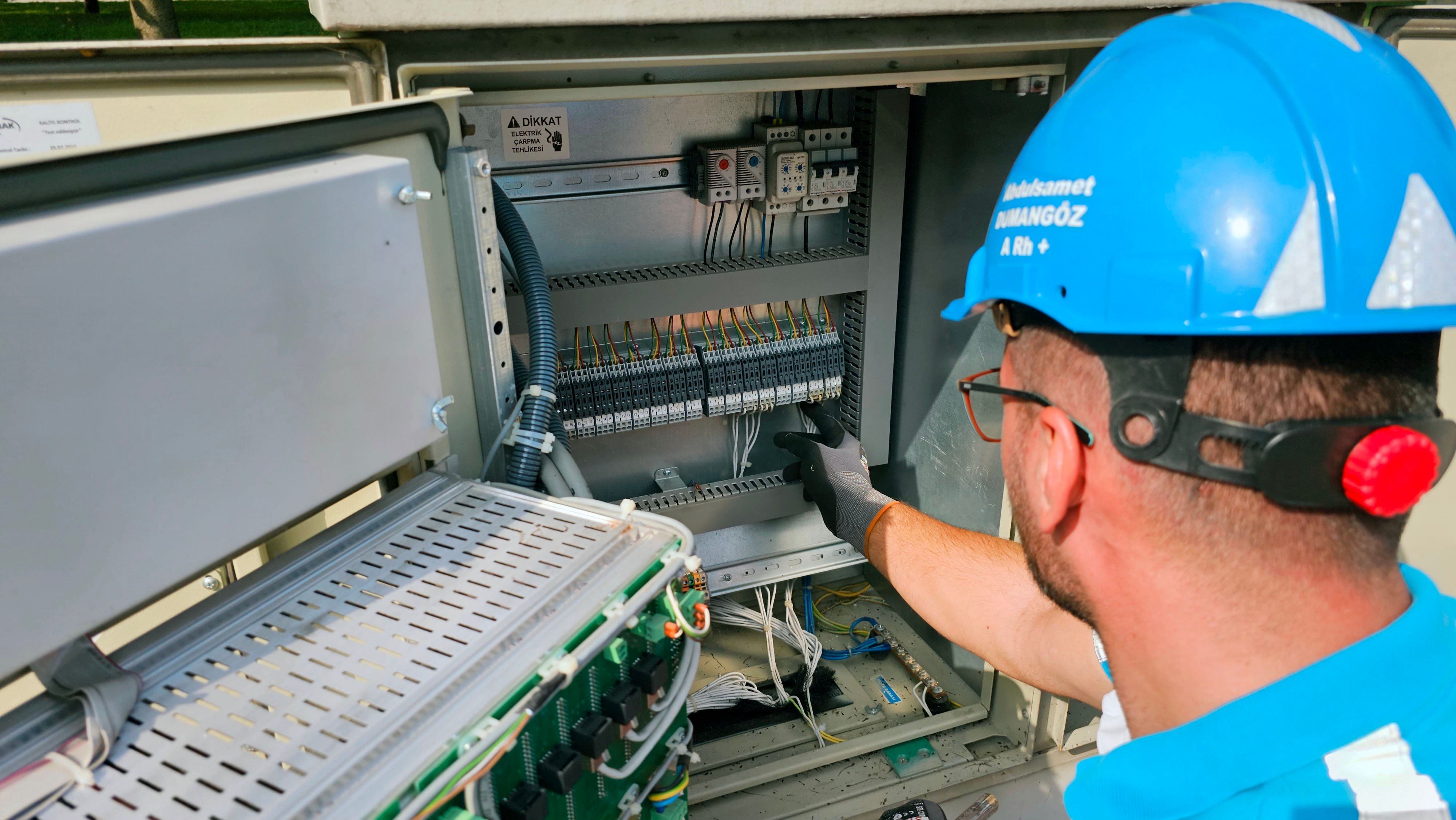 Commercial electrical work